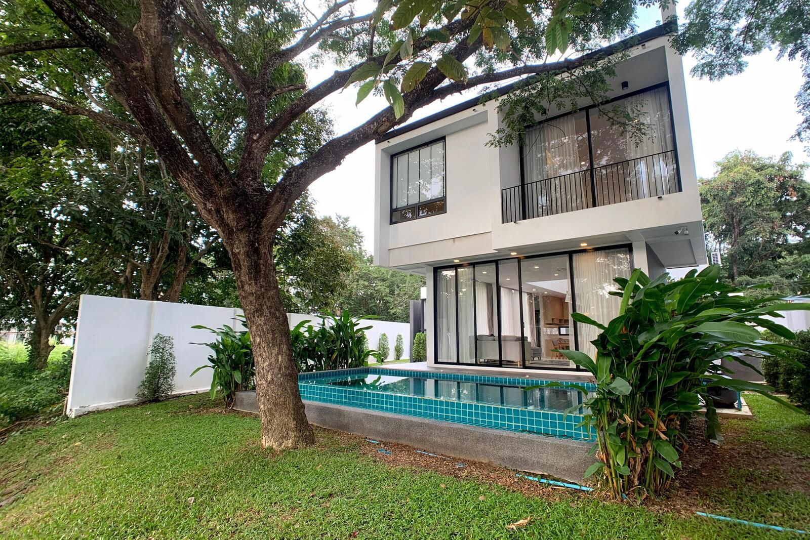 4 Bedroom Lakeside Pool Villa in Wang Tan-TNP-D695