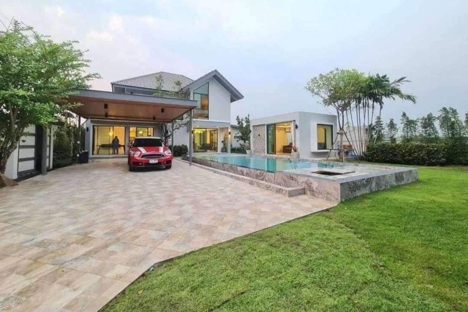 Exquisite Modern Pool Villa in Prime Chiang Mai Location-TNP-D1217