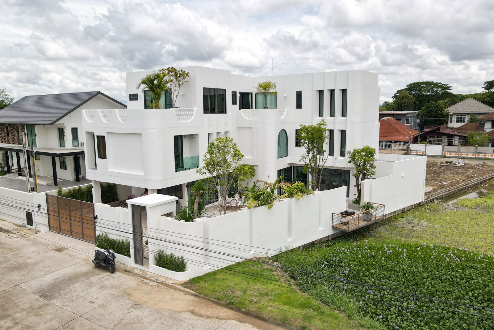 Exquisite New 3-Story Residence: Prime Chiang Mai Location & High-End Finishes-TNP-D1224