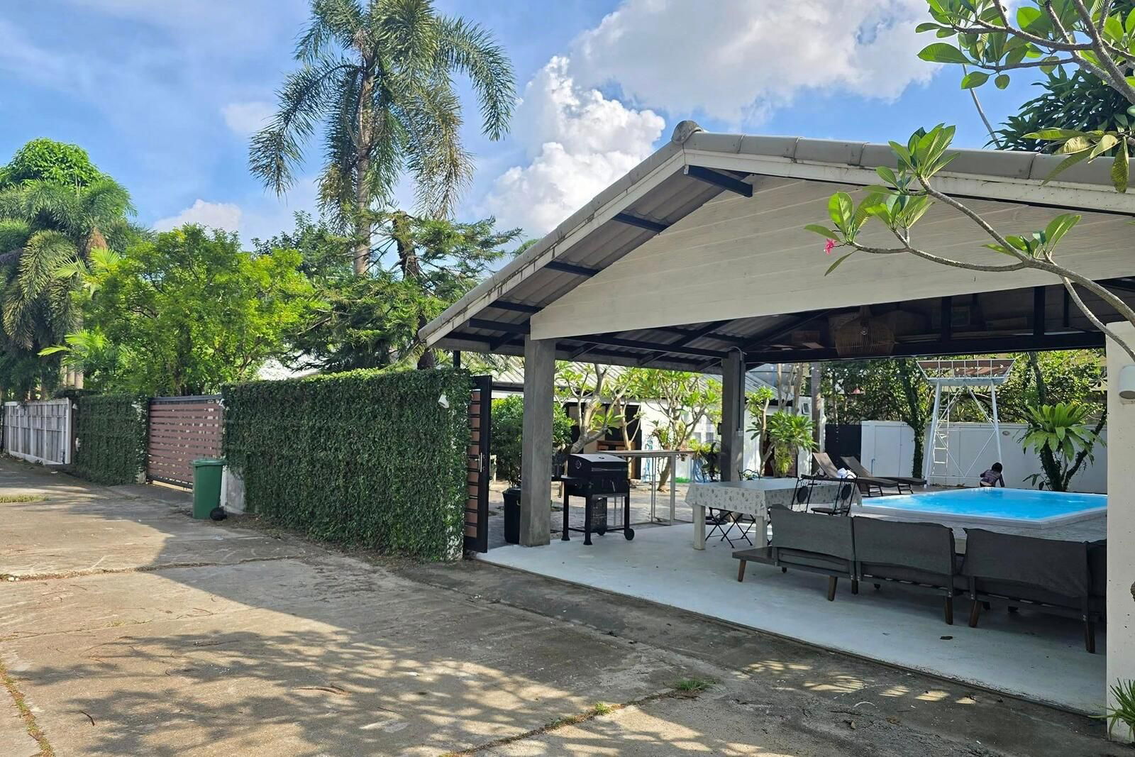 Four-Bedroom Private Pool Villa in Chet Yot Near Nimman-TNP-D1270