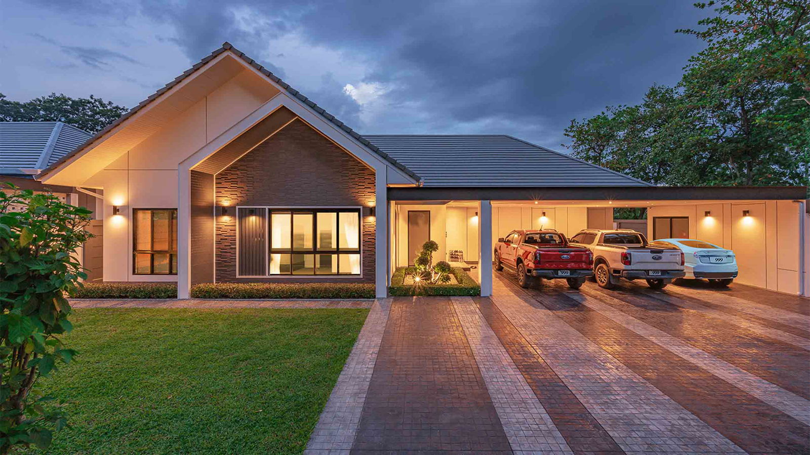 Elegant 4-Bedroom Pool Villa in Serene Ban Wang Tan, Chiang Mai