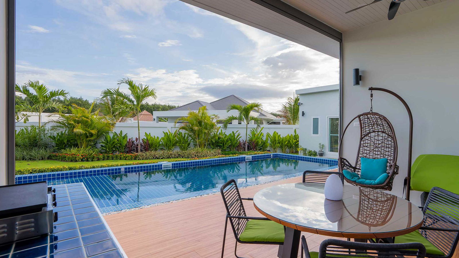 Modern Single Story Pool Villa With Large Garden And Guest House