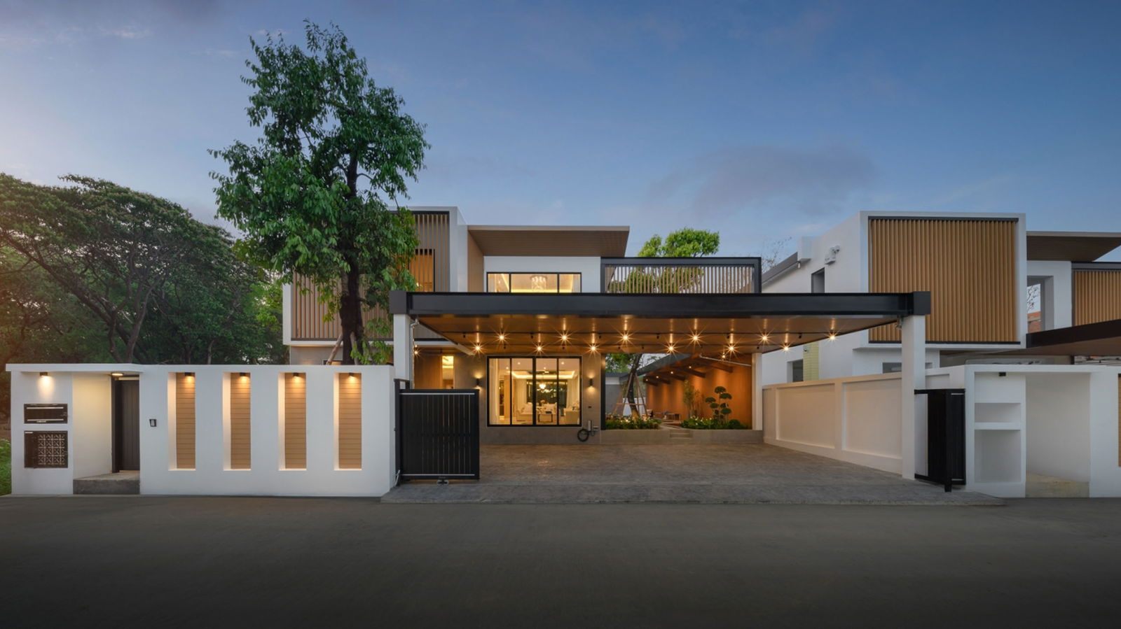 Elegant 4-Bedroom Modern Pool Villa Double-Volume Living in Chiang Mai