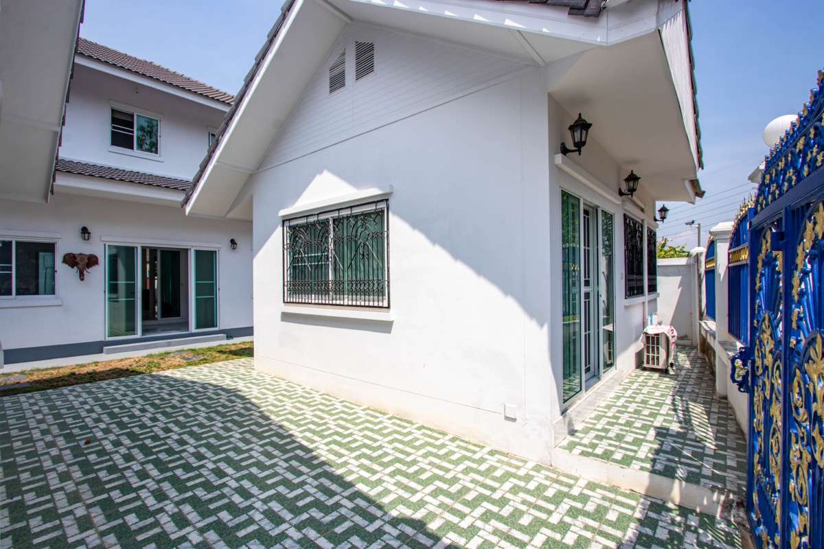 5 Bedroom House for Sale at San Phak Wan