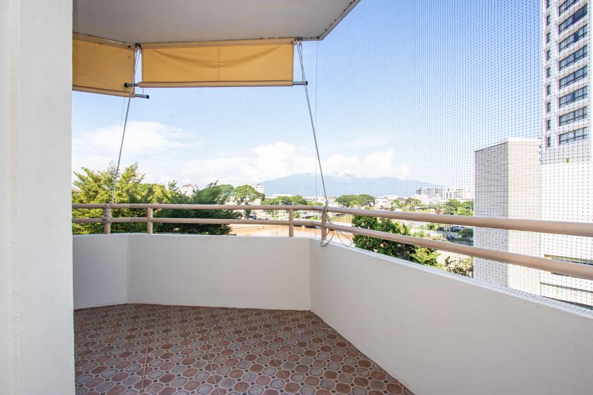 Spacious 2 Bed Condo Chiang Mai -Stunning River and Mountain VIEWS!
