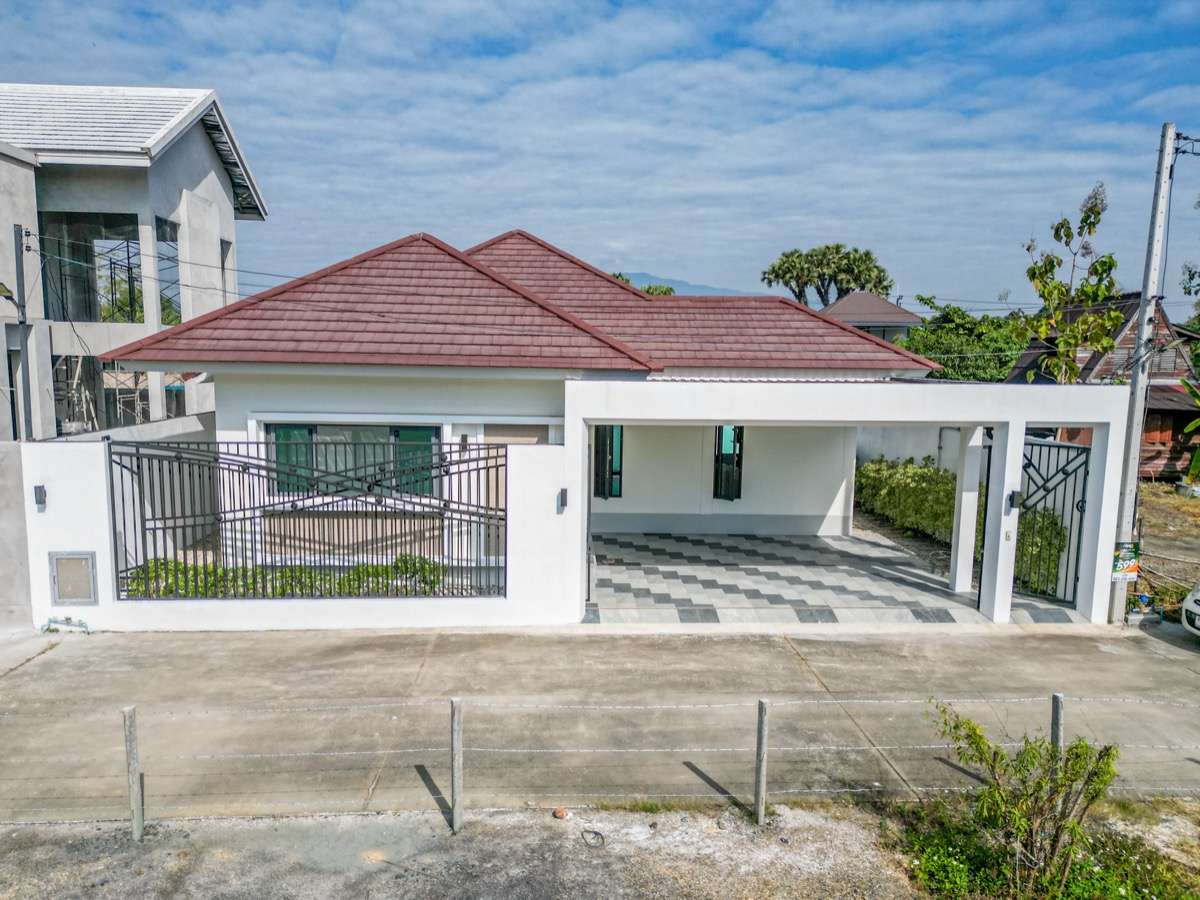 Easy Living in Hang Dong – New 3-Bedroom Home with Pool