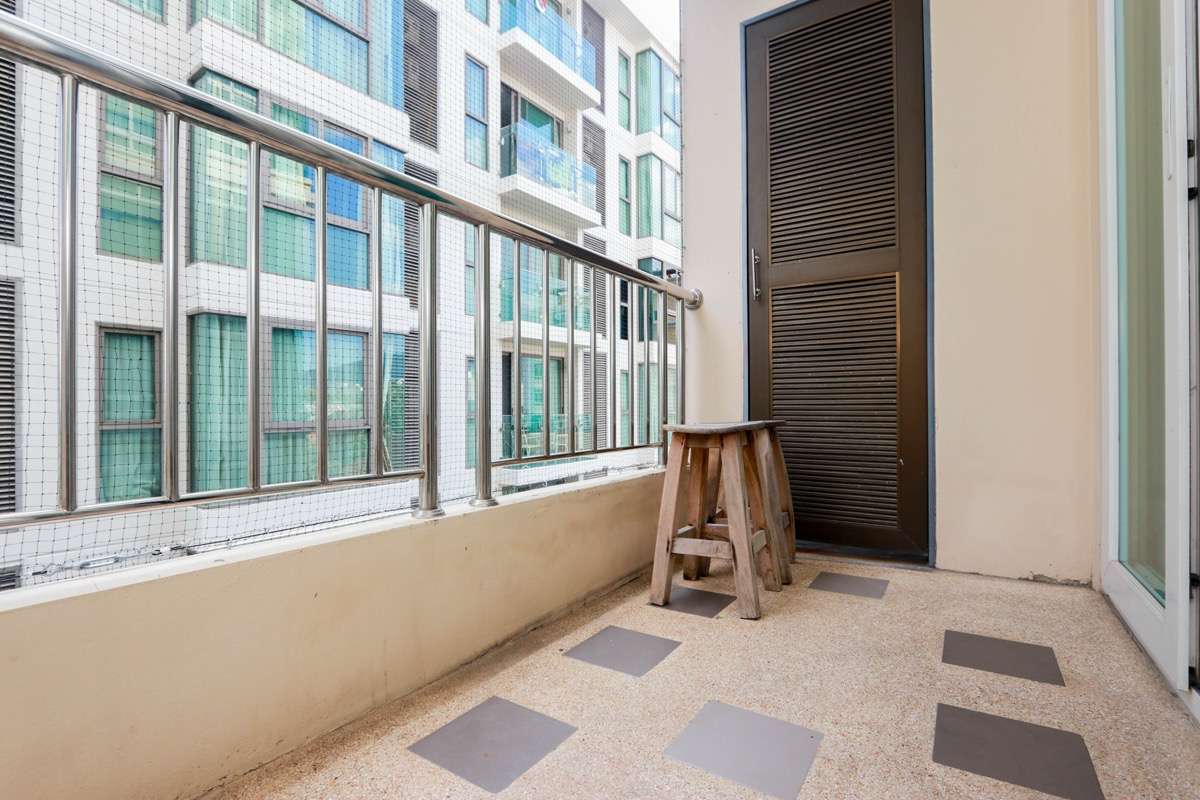 F.F. One Bedroom Condo for Sale : The Unique @ Nimman