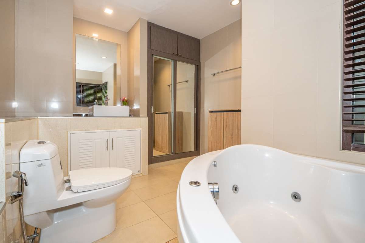Relax! You have found your next home! Well if you like waking up to nature?