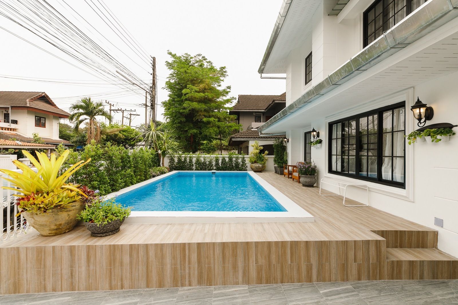 Exquisite Chiang Mai Residence on Canal Road
