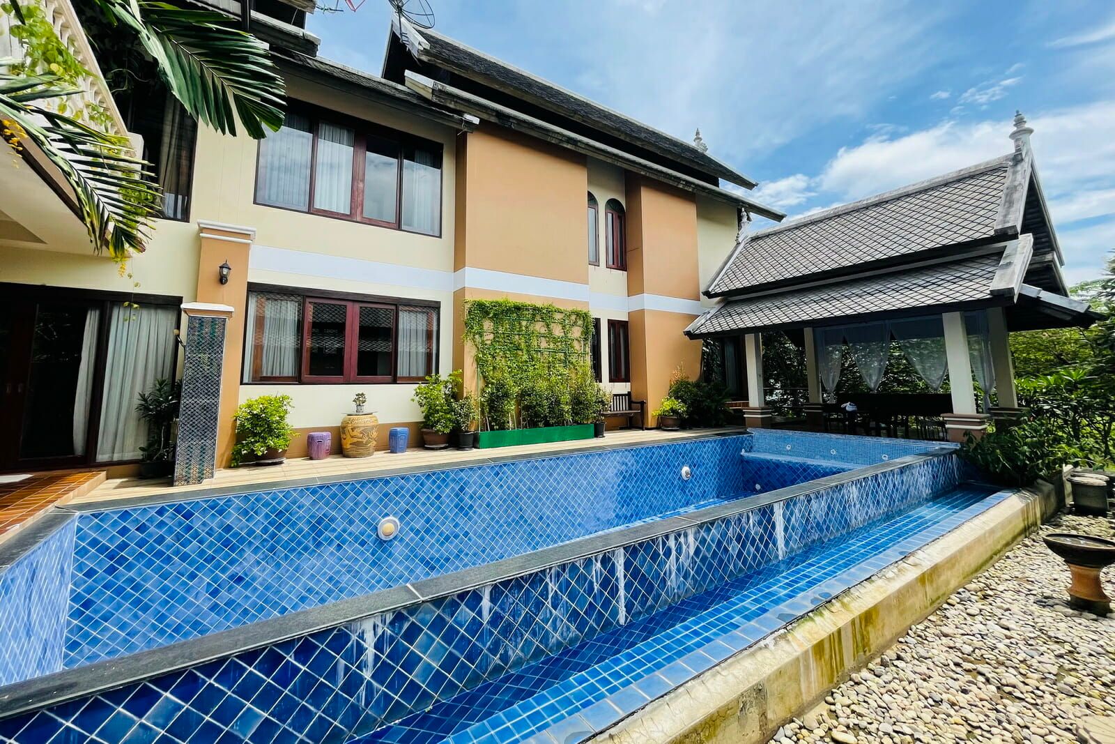 Luxury 5 Bedroom Lakeside Pool Villa in Doi Saket
