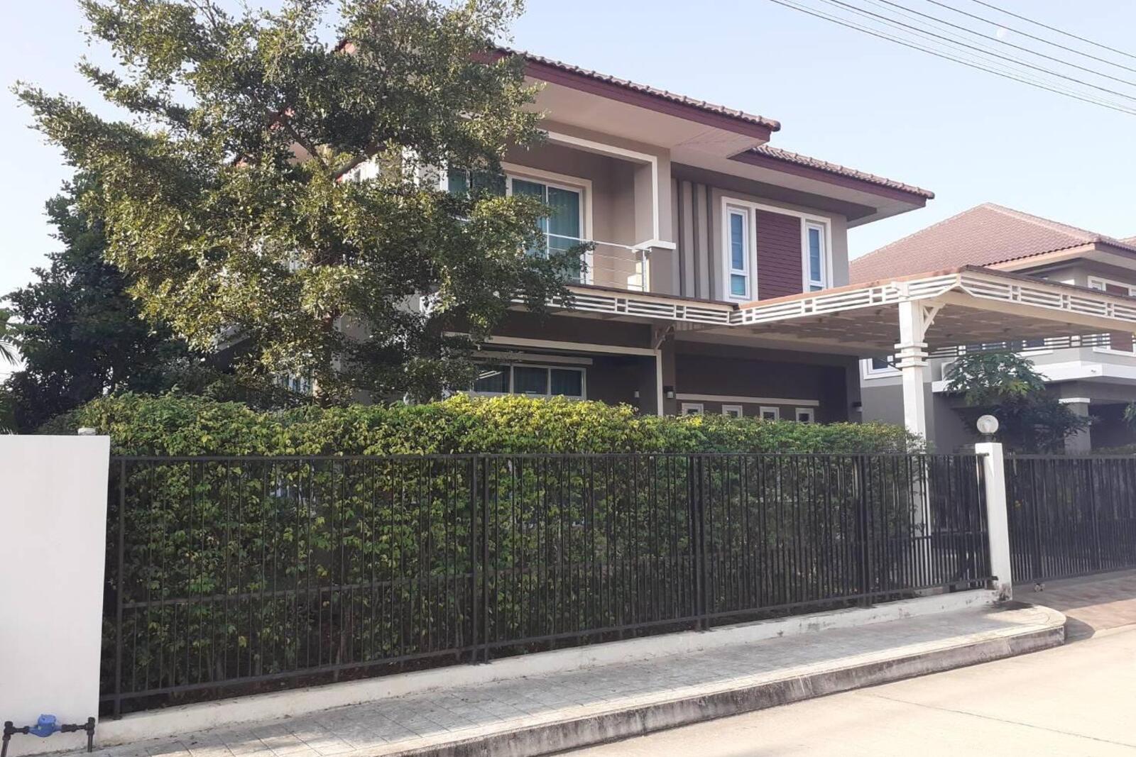 4-Bedroom San Kamphaeng Home Fully Furnished Near City