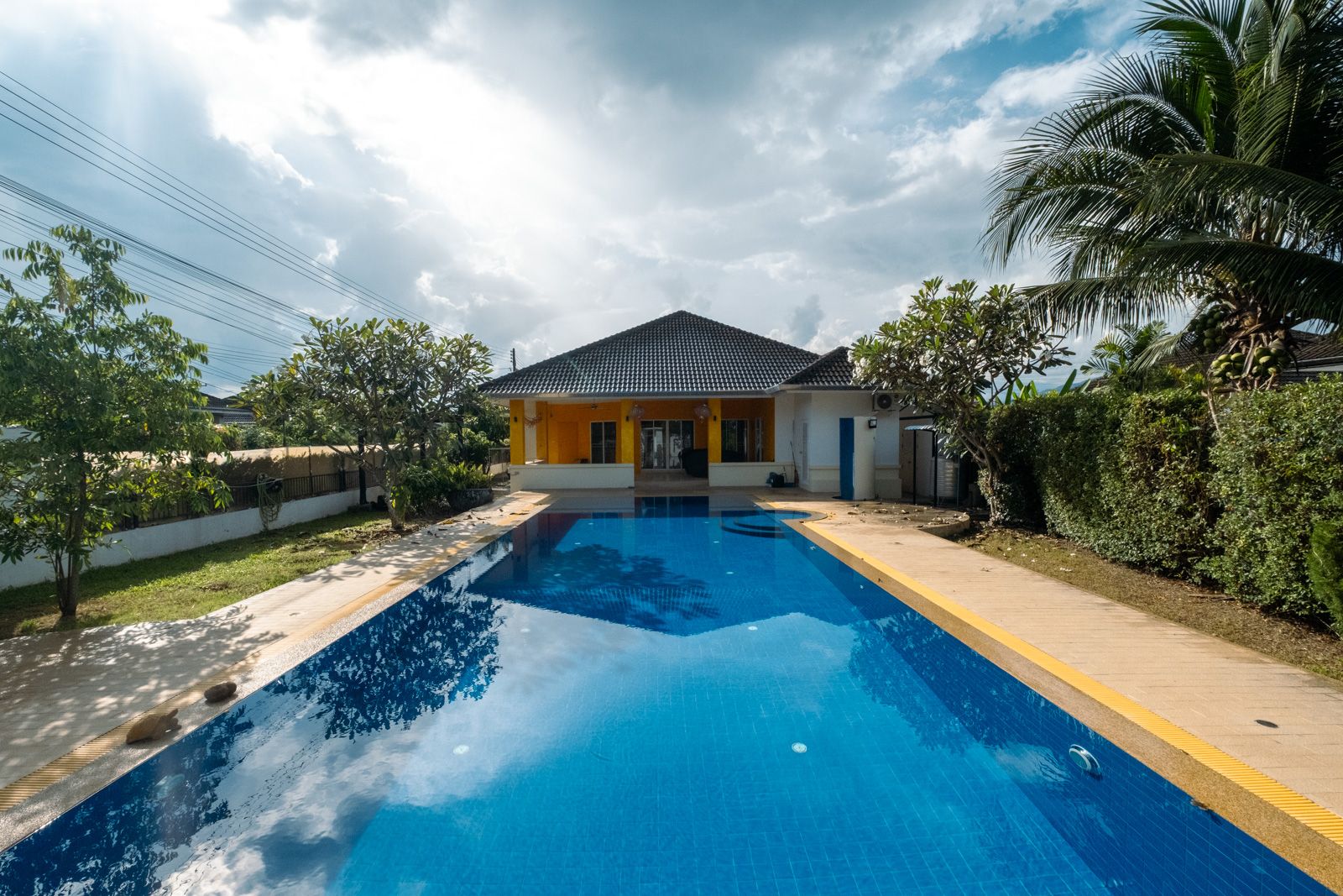 Modern Chiang Mai Living: Expansive Pool Villa Near Top International Schools