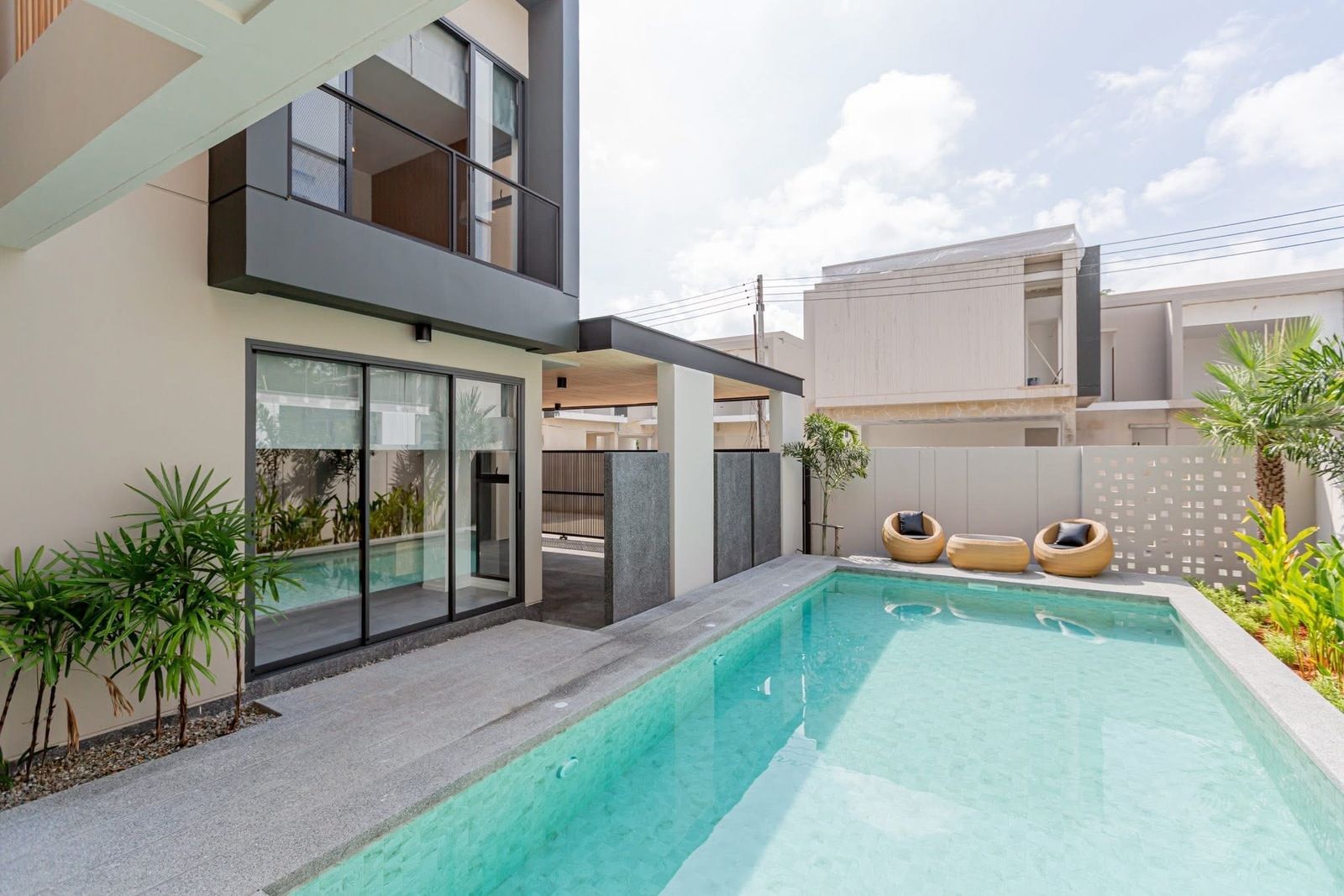Modern Chiang Mai Home in Prime Location near Kad Farang