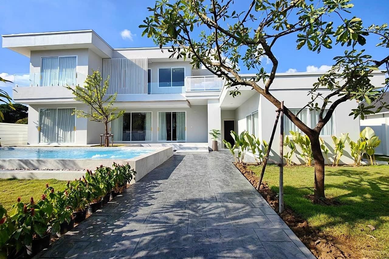 Luxury 6 Bedroom Pool Villa in San Sai