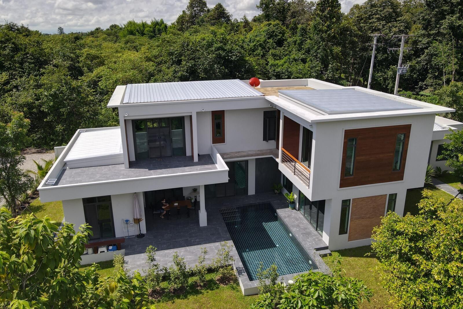 Modern 3 Bedroom Pool Villa in Hang Dong