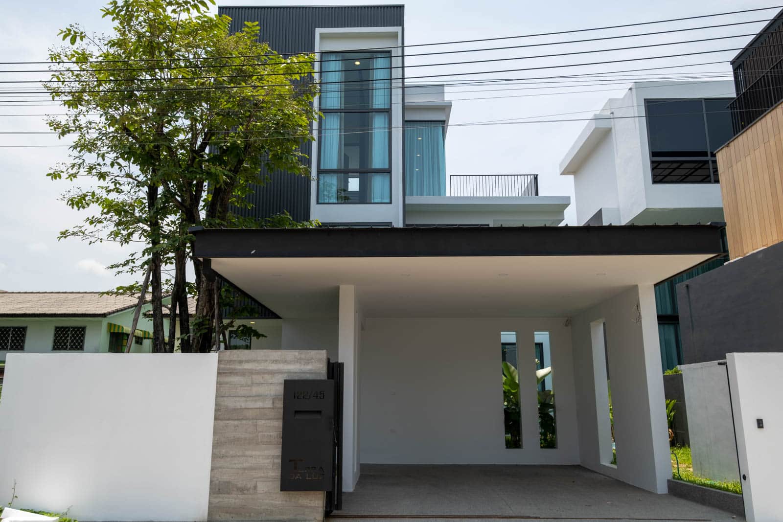 Modern 3 Bedroom Pool Villa in The City