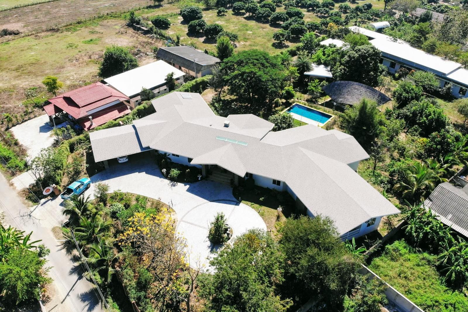 Spacious 6 Bedroom Villa in San Pa Tong