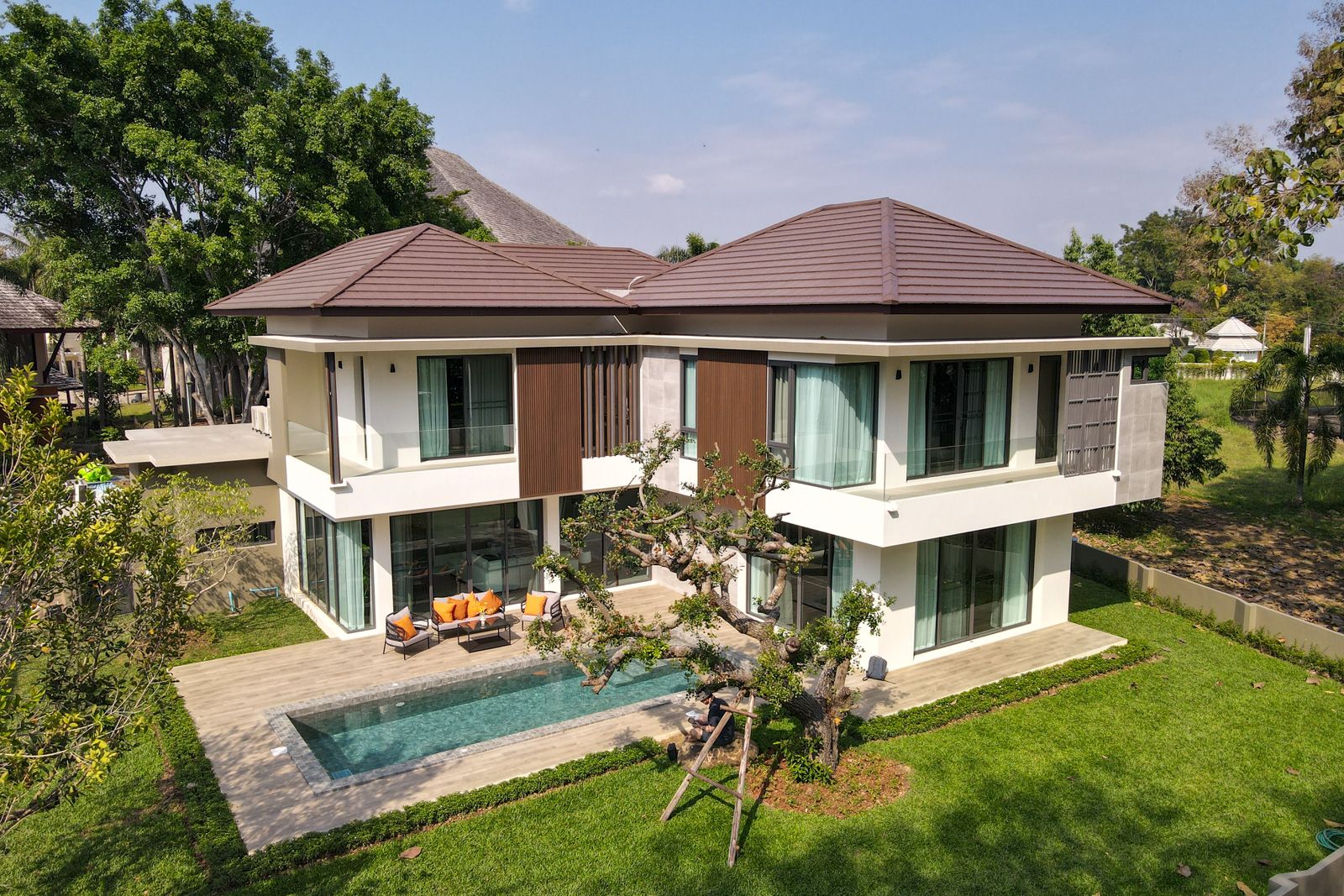 Luxurious 4-Bedroom Pool Villa in Summit Green Valley Mae Rim