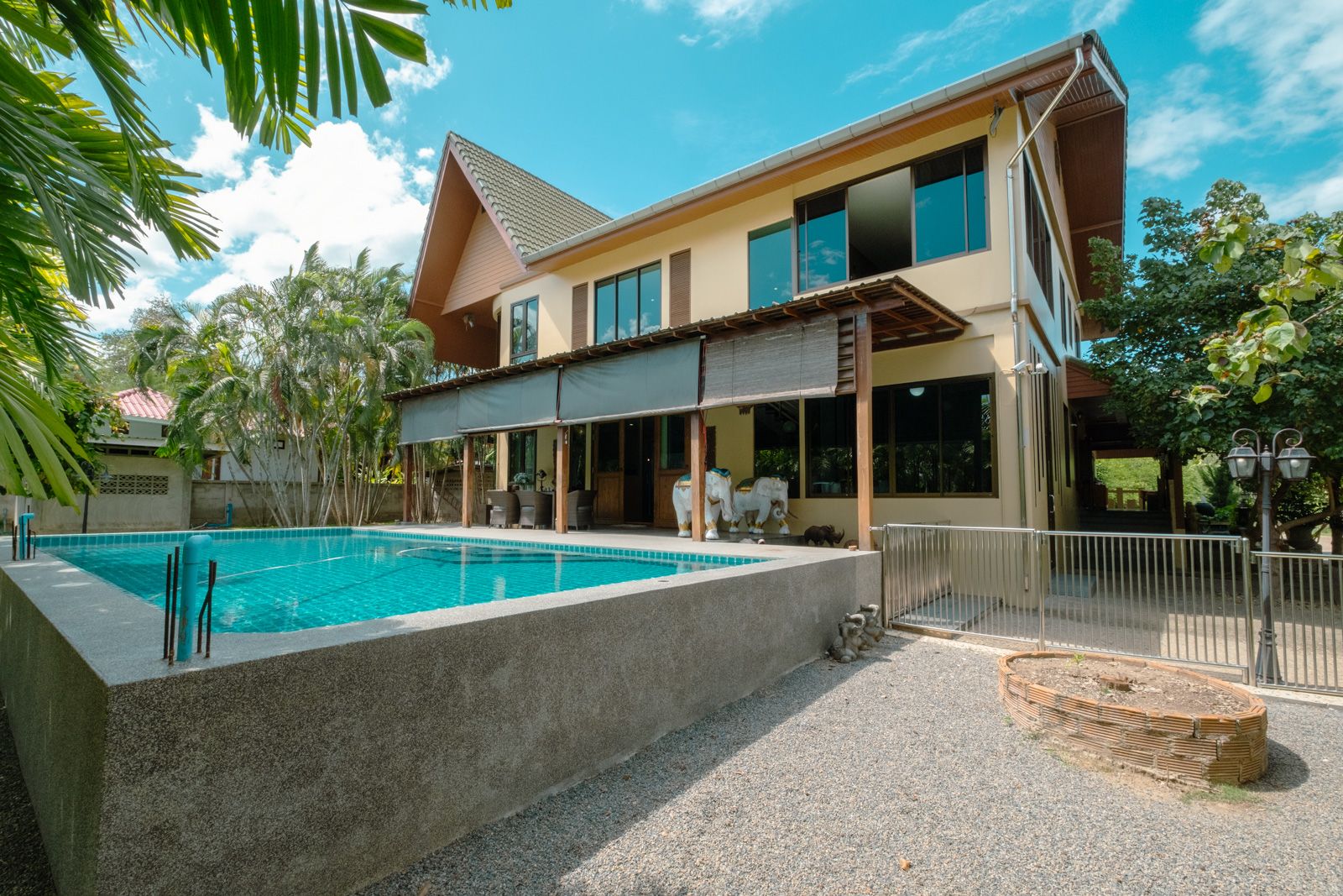 6 Bedroom Luxury Property with Large Grounds in Hang Dong