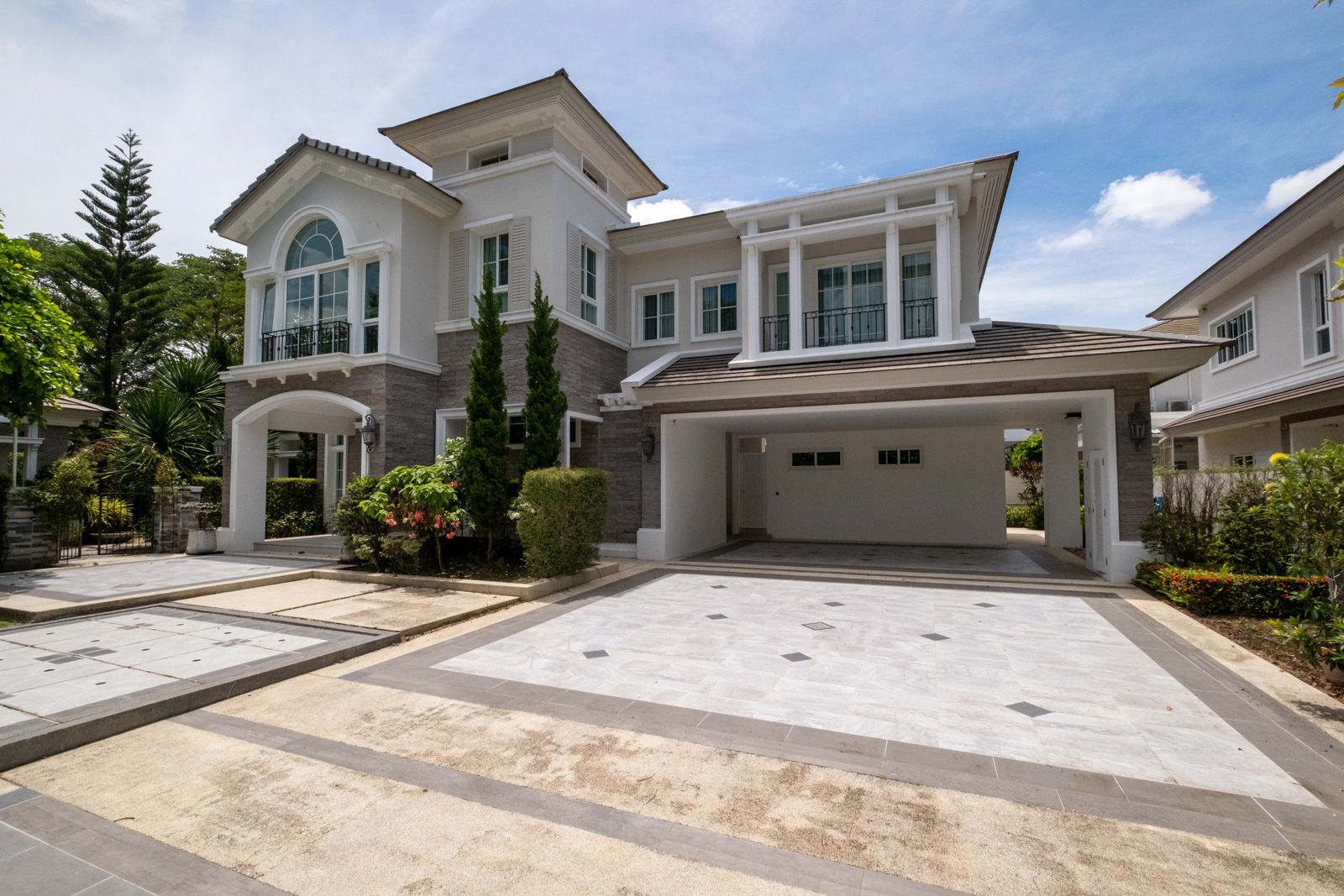 Exclusive Family Residence in Serene Lake Chiang Mai