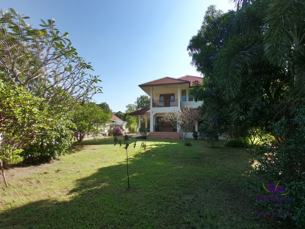 Walk to the local market! Wonderful 3 bedroom house with a large garden for sale in Sansai, Chiang Mai.