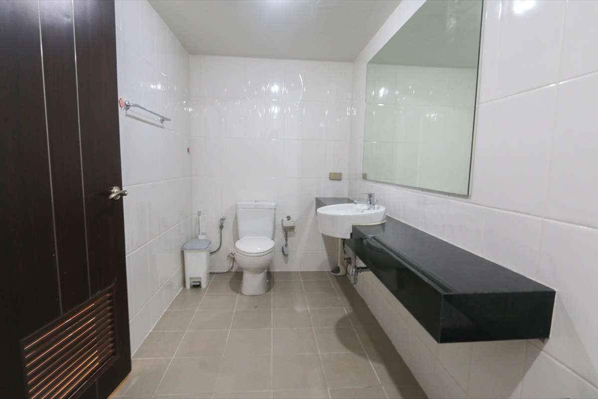 Spacious 1-Bedroom, 2-Bathroom Condo for Sale at Punna Oasis 1 Near Central Festival