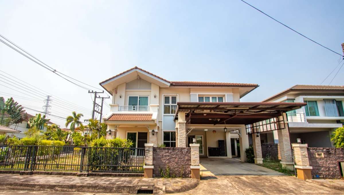 3-Bedroom House for Sale in Wararom Charoenmuang, San Kamphaeng