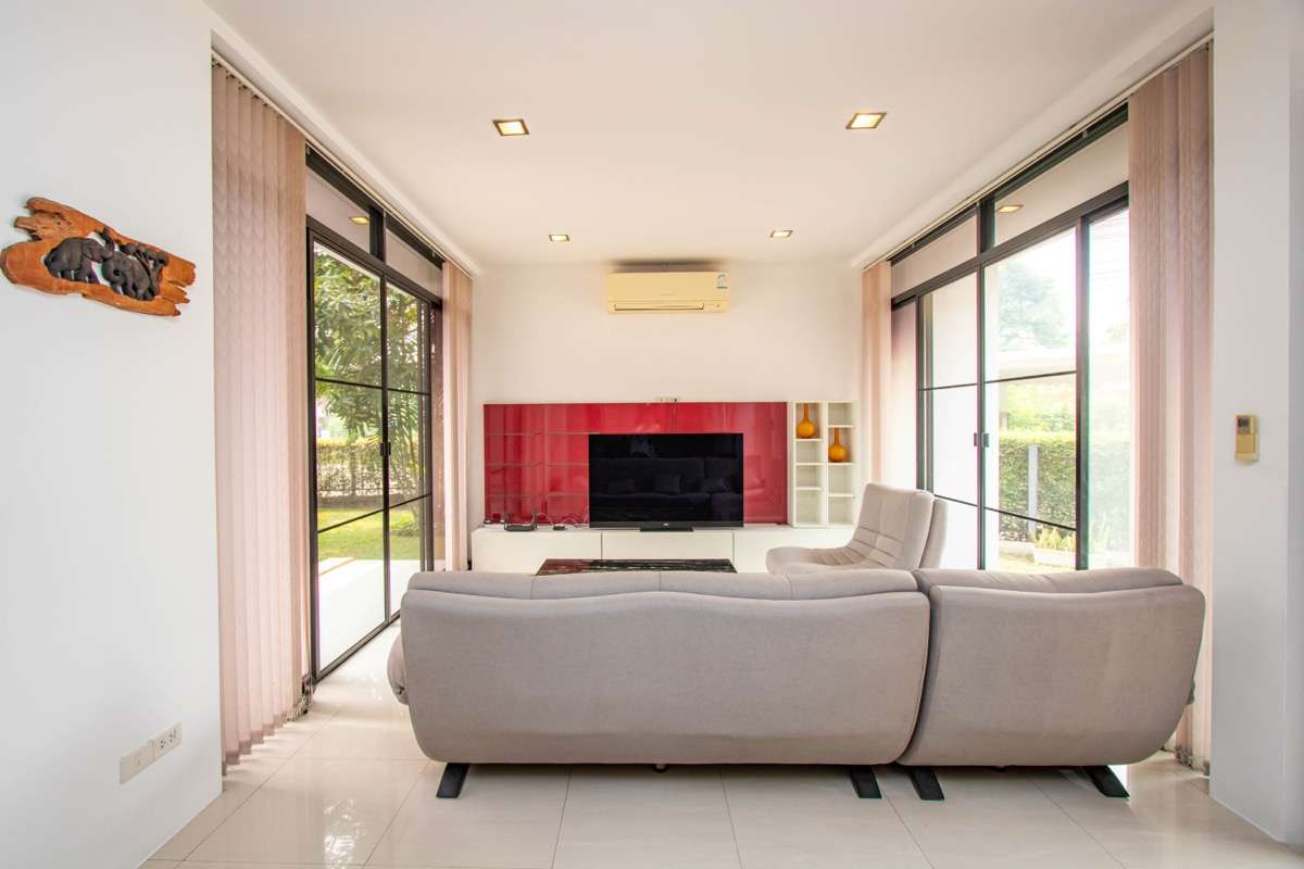 Contemporary 3-Bedroom Pool Villa for Sale in Mae Rim