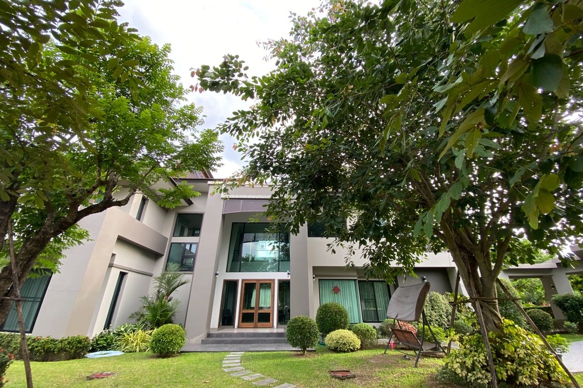 4 bed house for sale at The Green Valley Golf Course in Chiang Mai