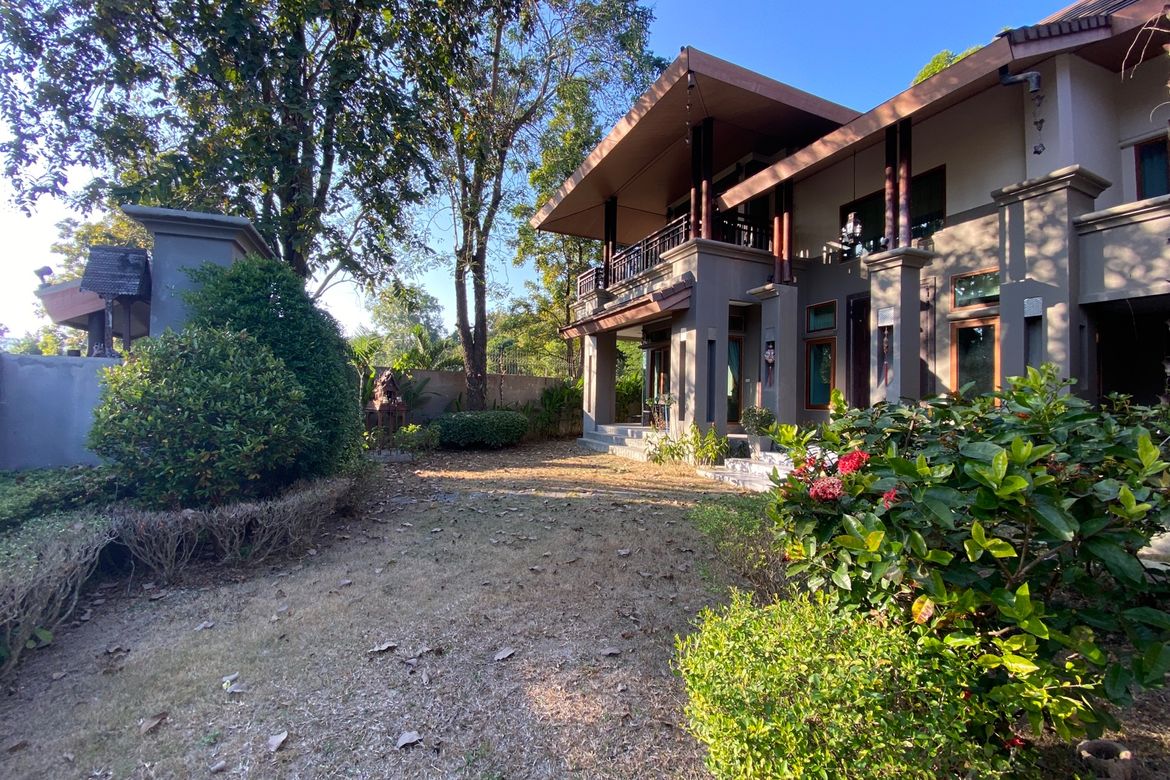 Luxurious home with private pool for sale in Hang Dong, Chiang Mai