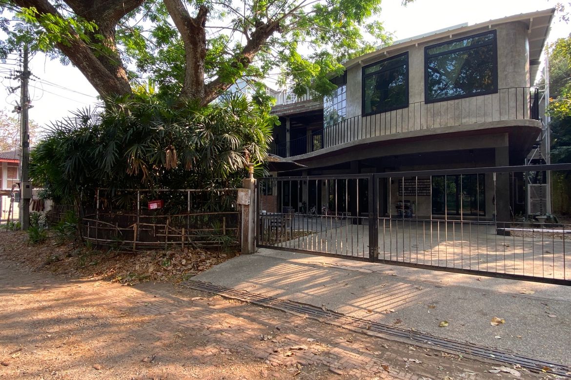 3 floors family home for sale in Mae Rim, Chiang Mai