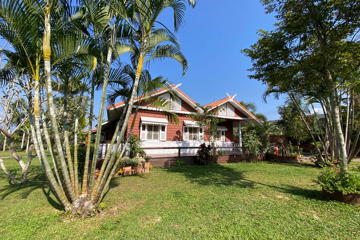 A beautiful teak wooden house for sale in Mae Taeng, Chiang Mai