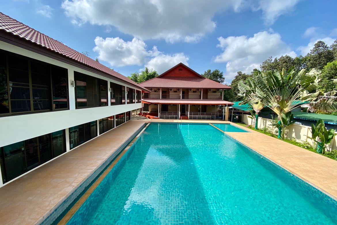 Large house 12 beds for sale in Doi Saket, Chiang Mai