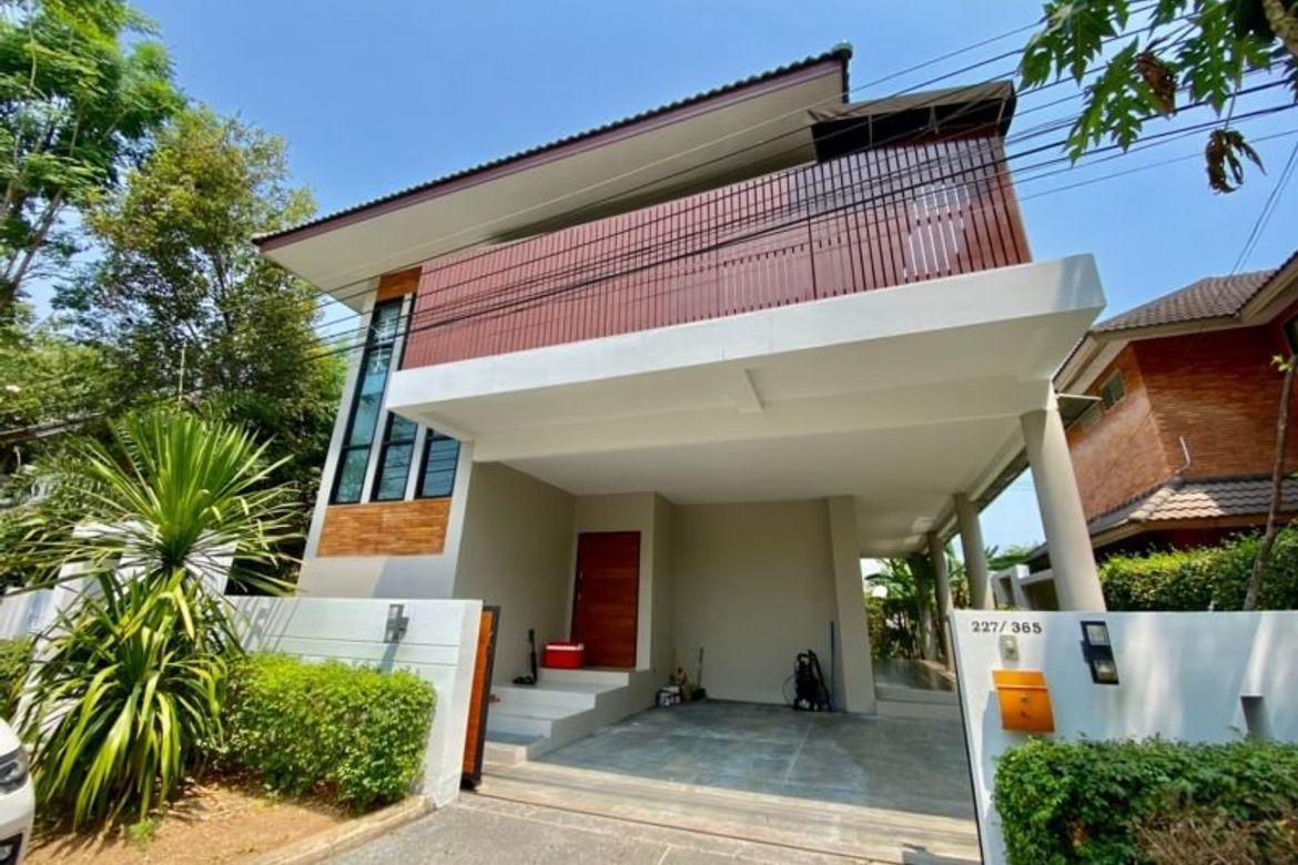 4 bed house for sale in Hang Dong, Chiang Mai