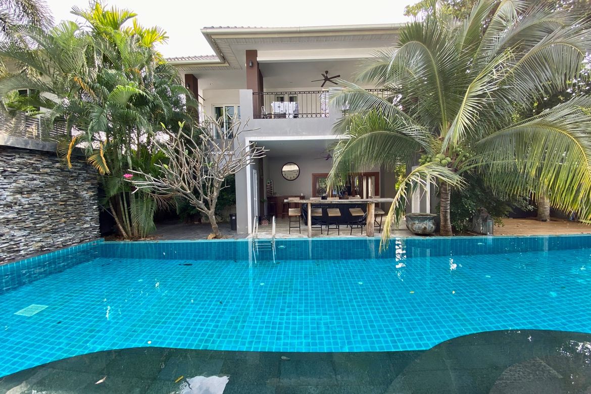 A large family home with private pool for rent or sale in Hang Dong, Chiang Mai