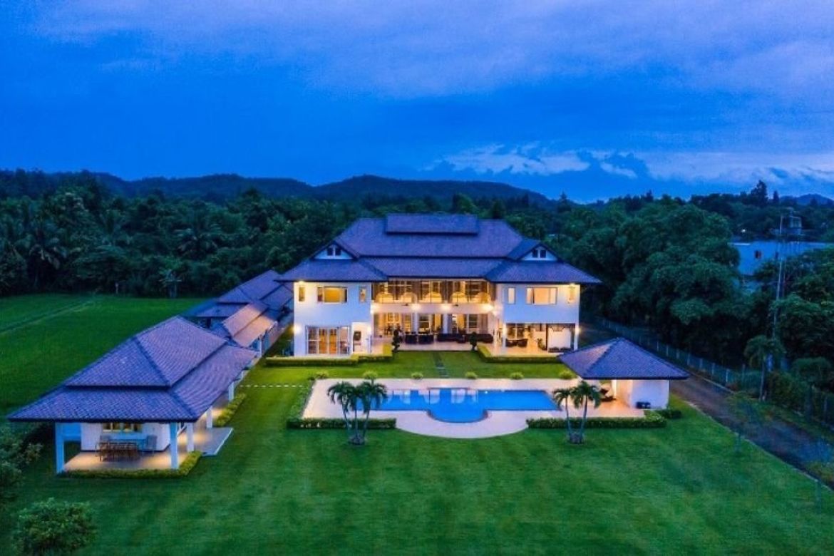 A modern house 5 bedrooms 7 bathrooms for rent or sale in Mae Rim, Chiang Mai