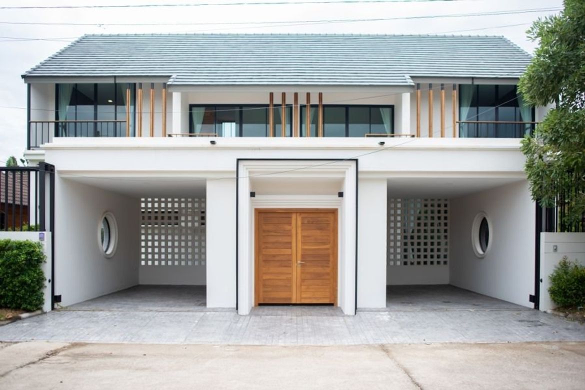 A brand new modern house for rent or sale in Hang Dong
